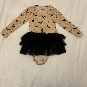 Posh Peanut Cream Bat Print Baby Outfit Size 6-12 months